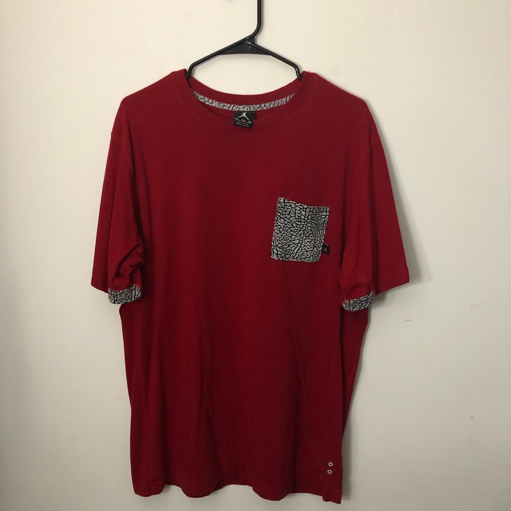Air Jordan T-Shirt with front pocket